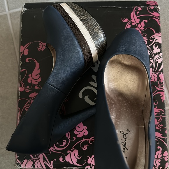 NIB Qupid Penelope Platform High Heels Navy Blue PU Leather Snake Stilettos 6.5 - Picture 4 of 11